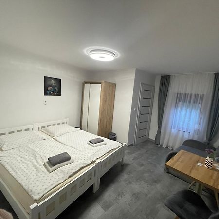 Penzion Dori Diakovce Ngoại thất bức ảnh